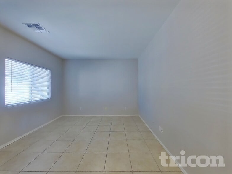 Building Photo - 6613 W Miami St