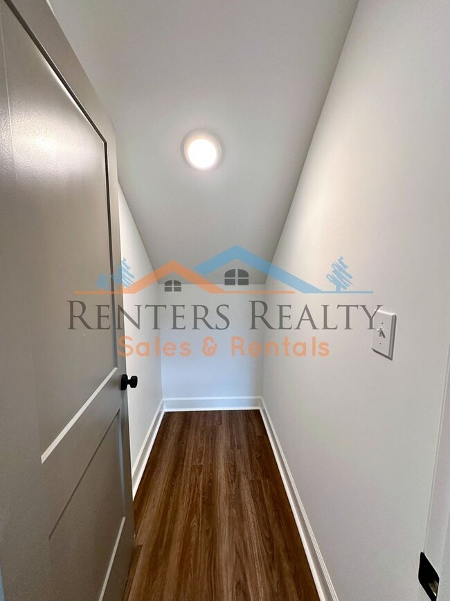 Building Photo - 3BR Home with Office, Bonus Room, Large Kitchen Island, 2-Car Garage & Large Yard – Huntsville Li...