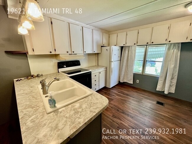 Building Photo - 19621 N Tamiami Trl