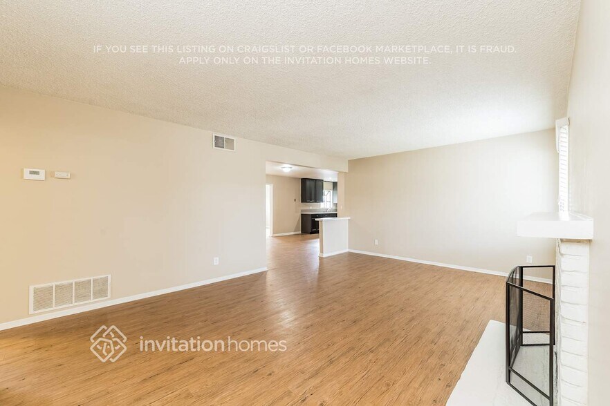 Building Photo - 10326 Pendleton St