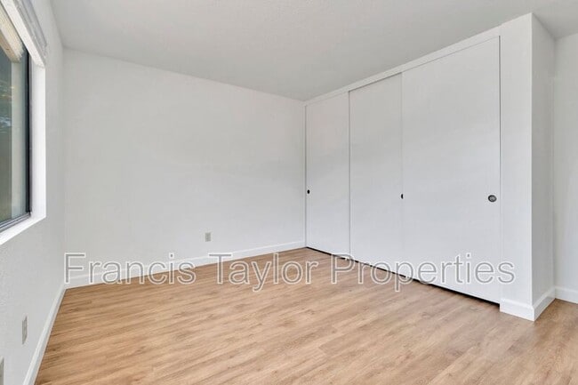 Building Photo - 2182 Firethorn Glen