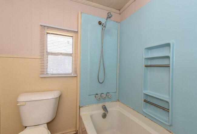 Building Photo - 3715 Eutopia St