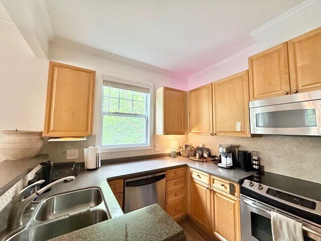 Building Photo - 3131 Hemlock Forest Cir