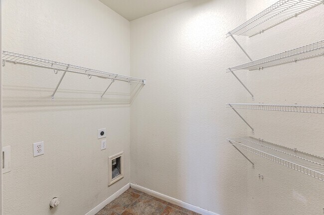 Building Photo - 6526 Bella Noche Dr