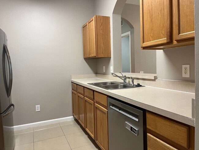 Building Photo - 6166 Stevenson Dr