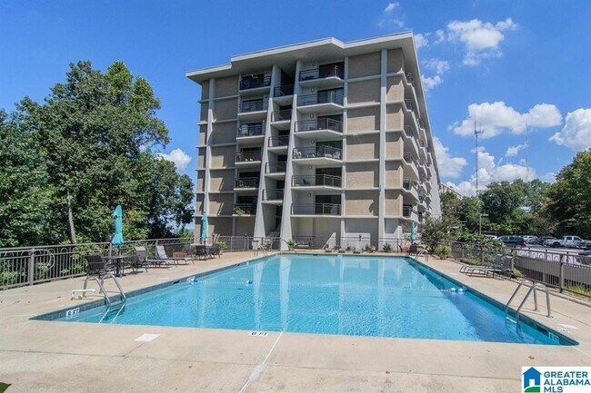 Building Photo - 1120 Beacon Pkwy W