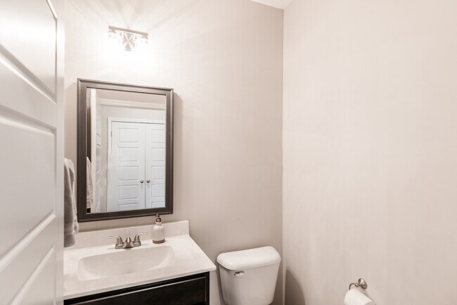 Building Photo - 1106 Eagle's View Dr