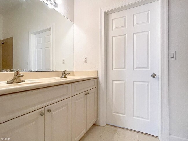 Building Photo - 4 br, 2 bath House - Vizcaya