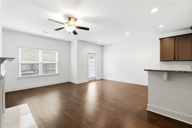 Building Photo - 6456 Scudders Dr