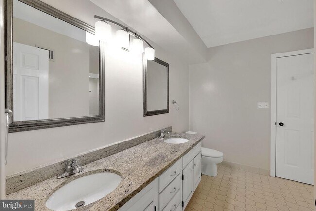 Building Photo - 8901 Iron Gate Ct