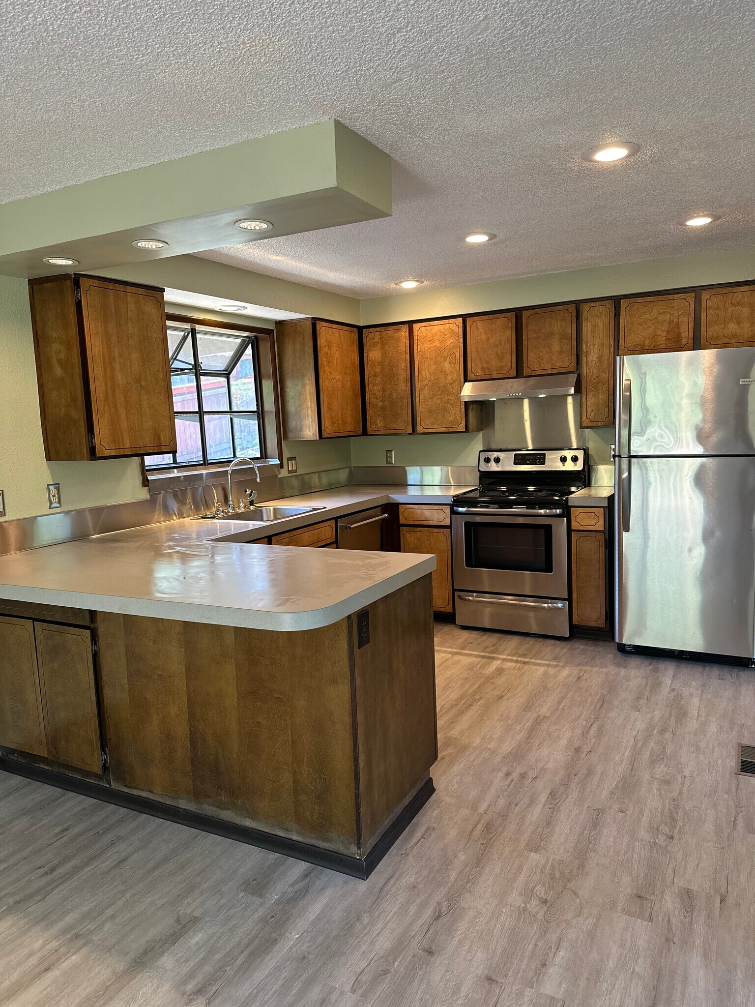 Building Photo - 8617 SW 49th Ave