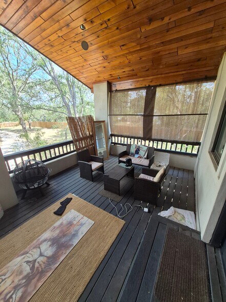 Building Photo - 126 Deer Run Dr