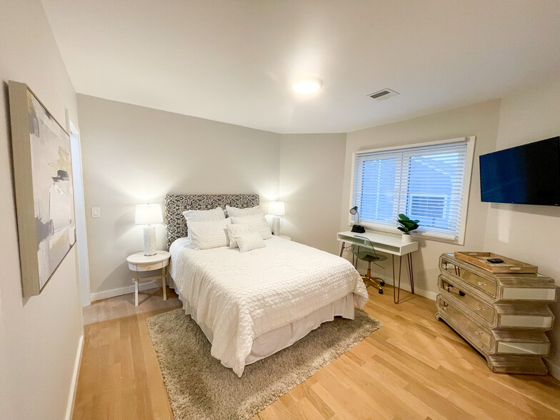 Primary Photo - 75 Thorndike St