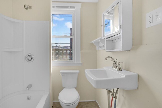 Building Photo - 157-159 Pleasant Street