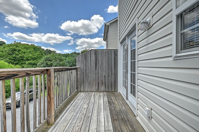 Building Photo - 132 Amanda Ln