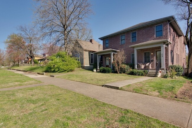 Building Photo - EAST NASHVILLE - FOUR BEDROOM Historic Home with amazing views of Nashville Skyline!