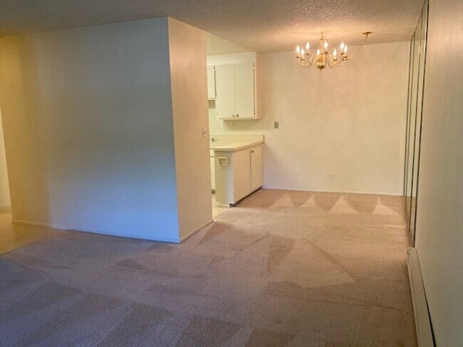 Building Photo - Charming 2 bedroom condo located in Walnut...