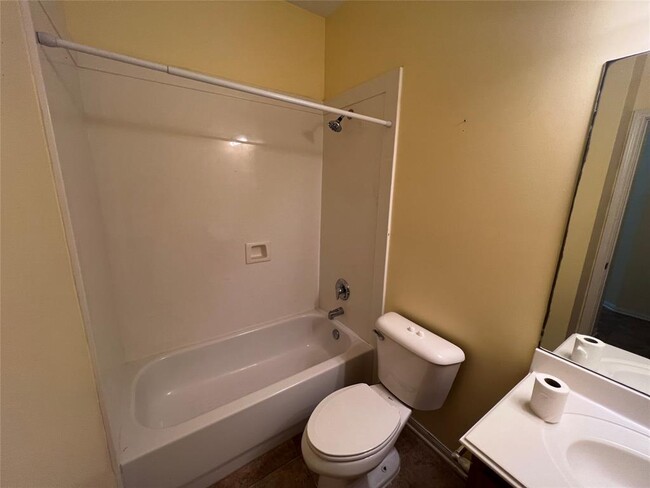 Building Photo - 406 Price Dr