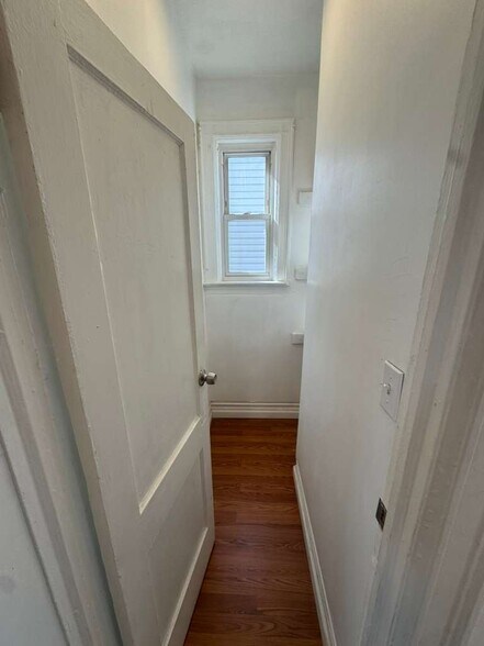 Building Photo - 725 Garfield Ave