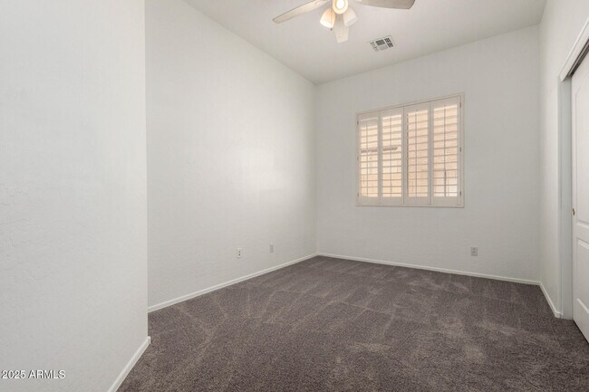 Building Photo - 2731 W Cottonwood Ln