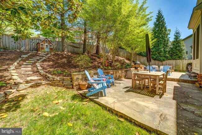 Building Photo - 13930 S Springs Dr