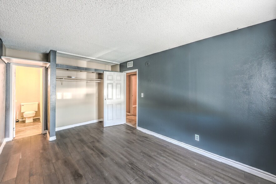 Building Photo - 5055 Arvada Way