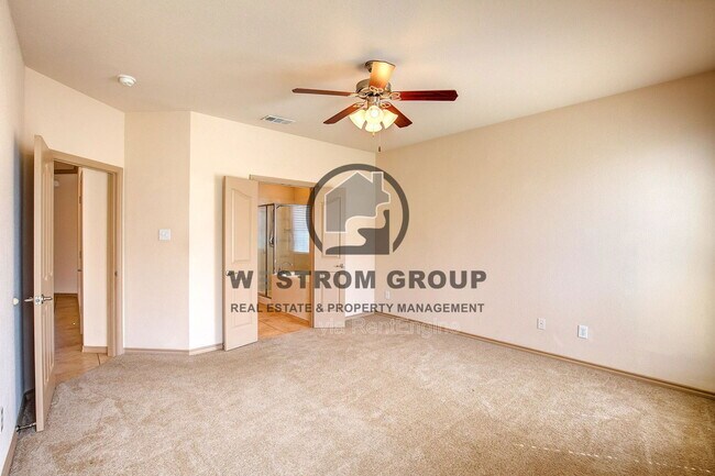 Building Photo - 3217 Hornbeam St