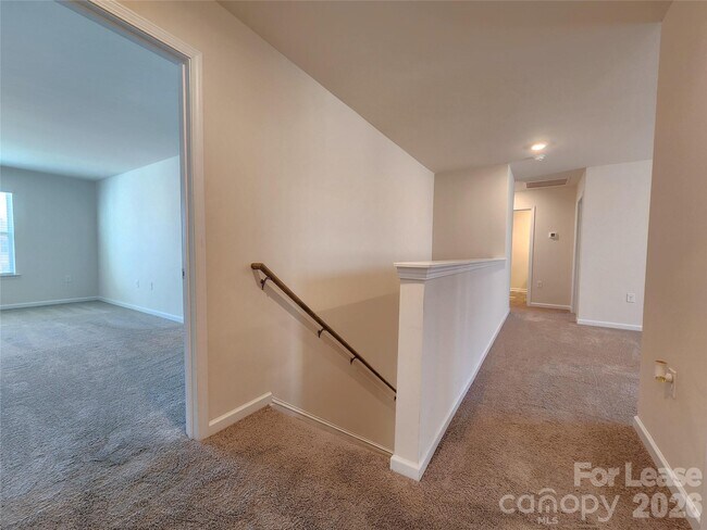 Building Photo - 125 Sycamore Xing Ct