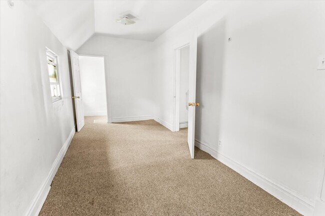 Building Photo - 257 W 109th Pl