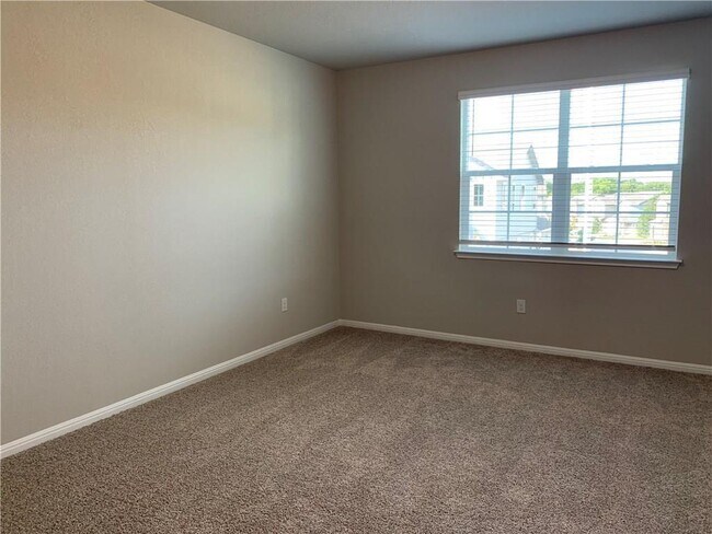 Building Photo - 1308 Anhalt Dr