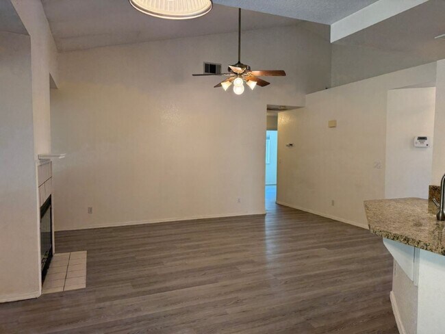 Building Photo - Modern 3 Bedroom 2 Bath One Story Browns Valley Vacaville *Star Rentals