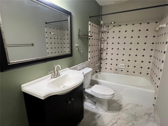Building Photo - 4909 NW 36th Dr