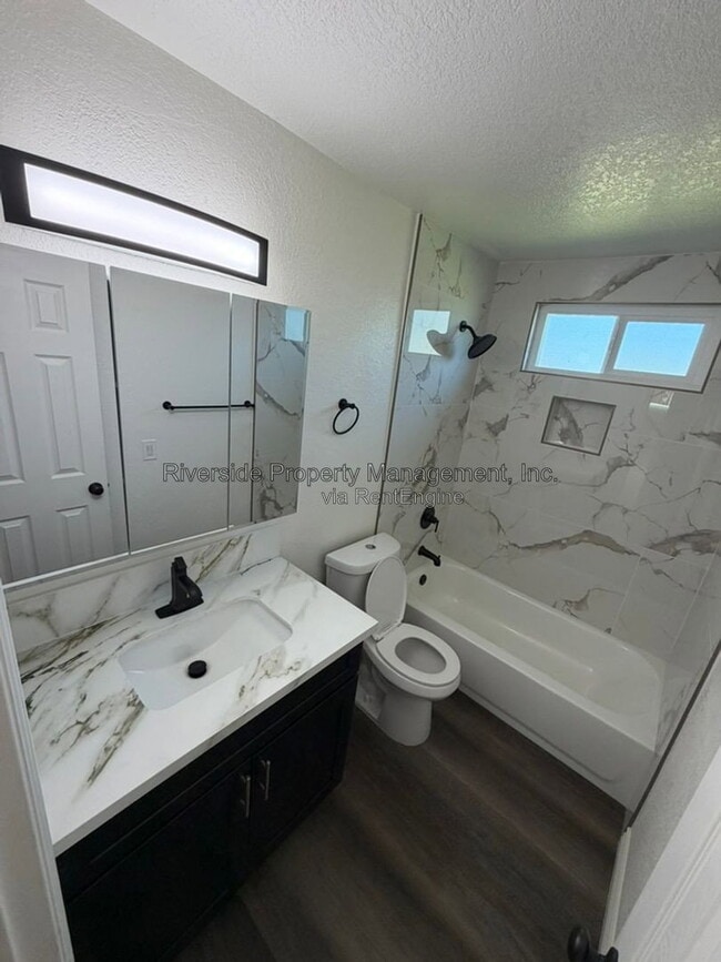 Building Photo - 4500 Sutton Pl