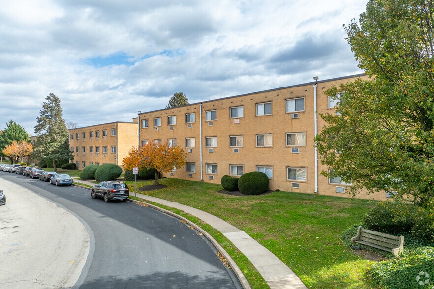 Building Photo - Park Lane East