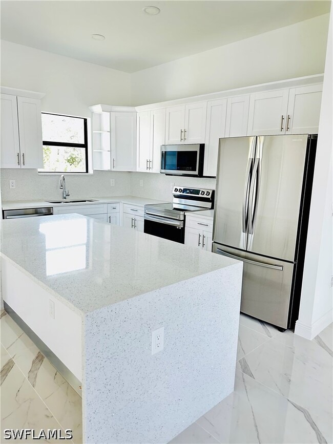 Building Photo - 717 Genoa Ave S