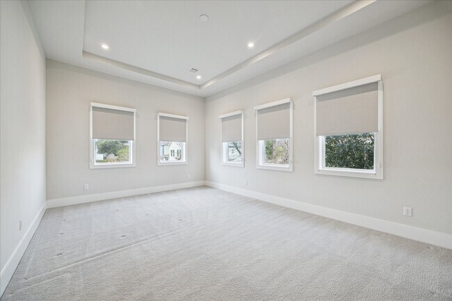 Building Photo - 1412 Lawrence St