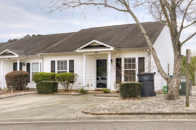 Building Photo - End Unit Townhouse