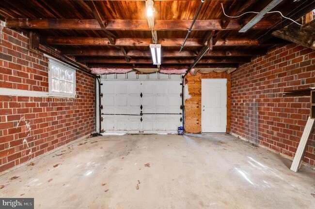 Building Photo - 121 W Arch St