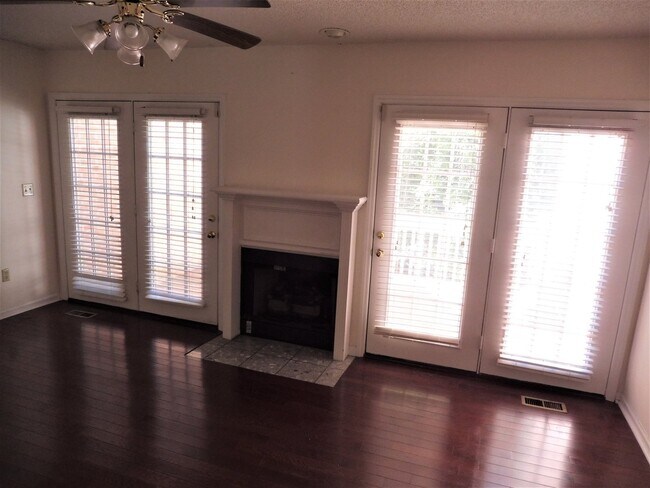 Building Photo - 504 Ashley Oaks Pvt. Dr. Kingsport, TN 37663