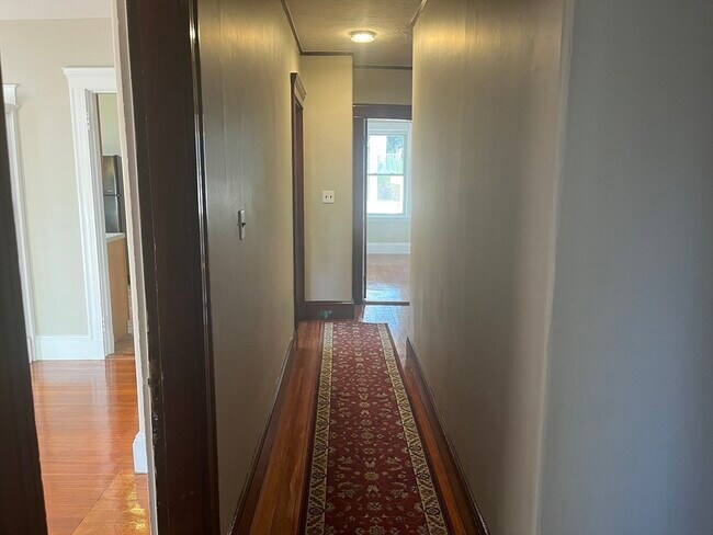 Building Photo - 25 Bradwood St