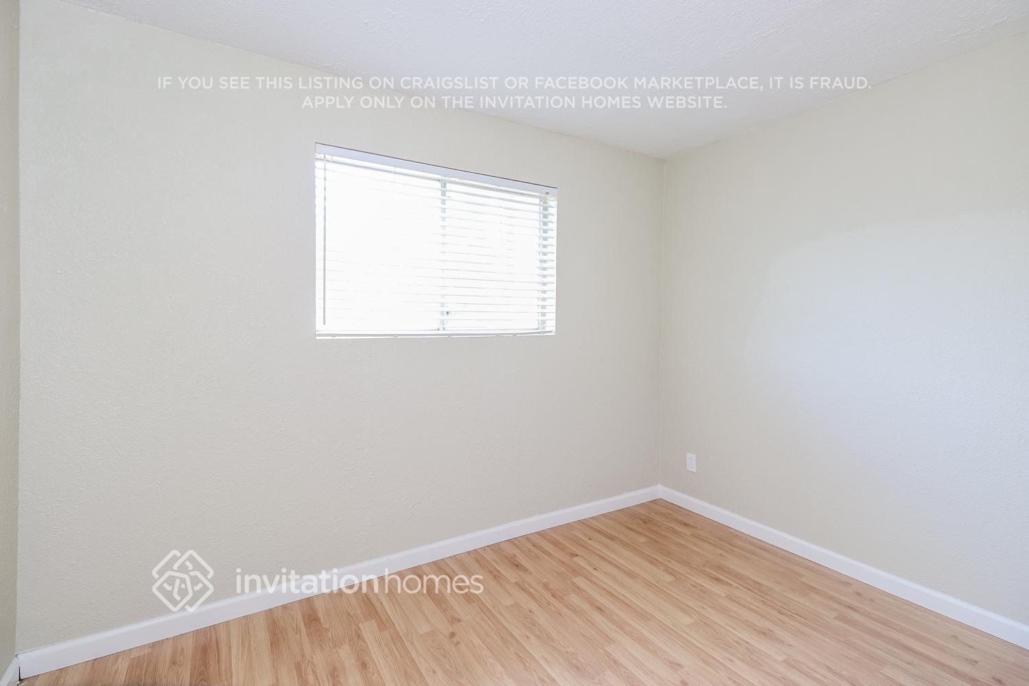 Building Photo - 3211 Laurelhurst Dr