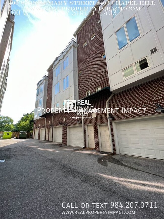 Building Photo - Updated 2/3-bedroom 2 bath townhome with g...