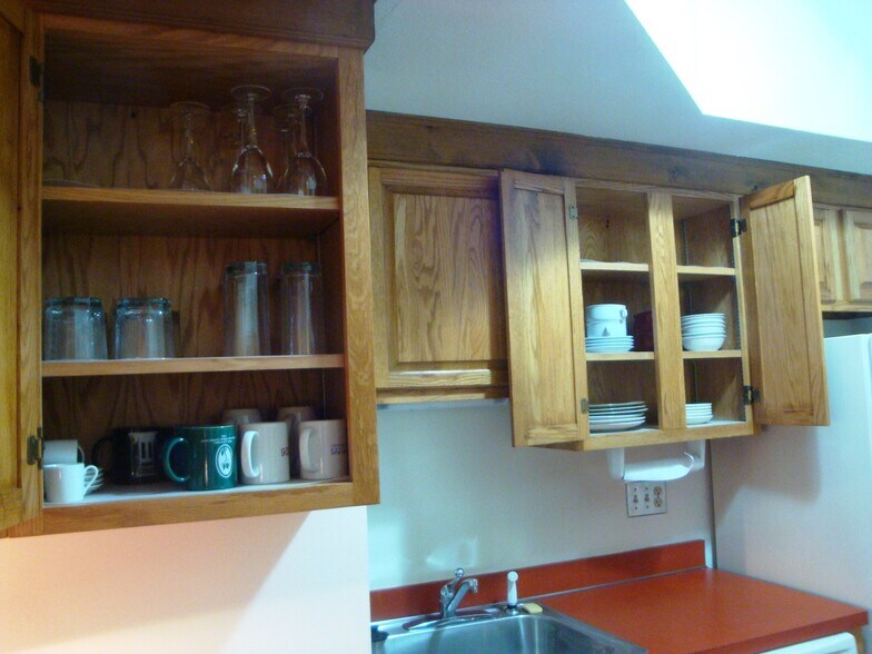 Kitchen - 124 College St