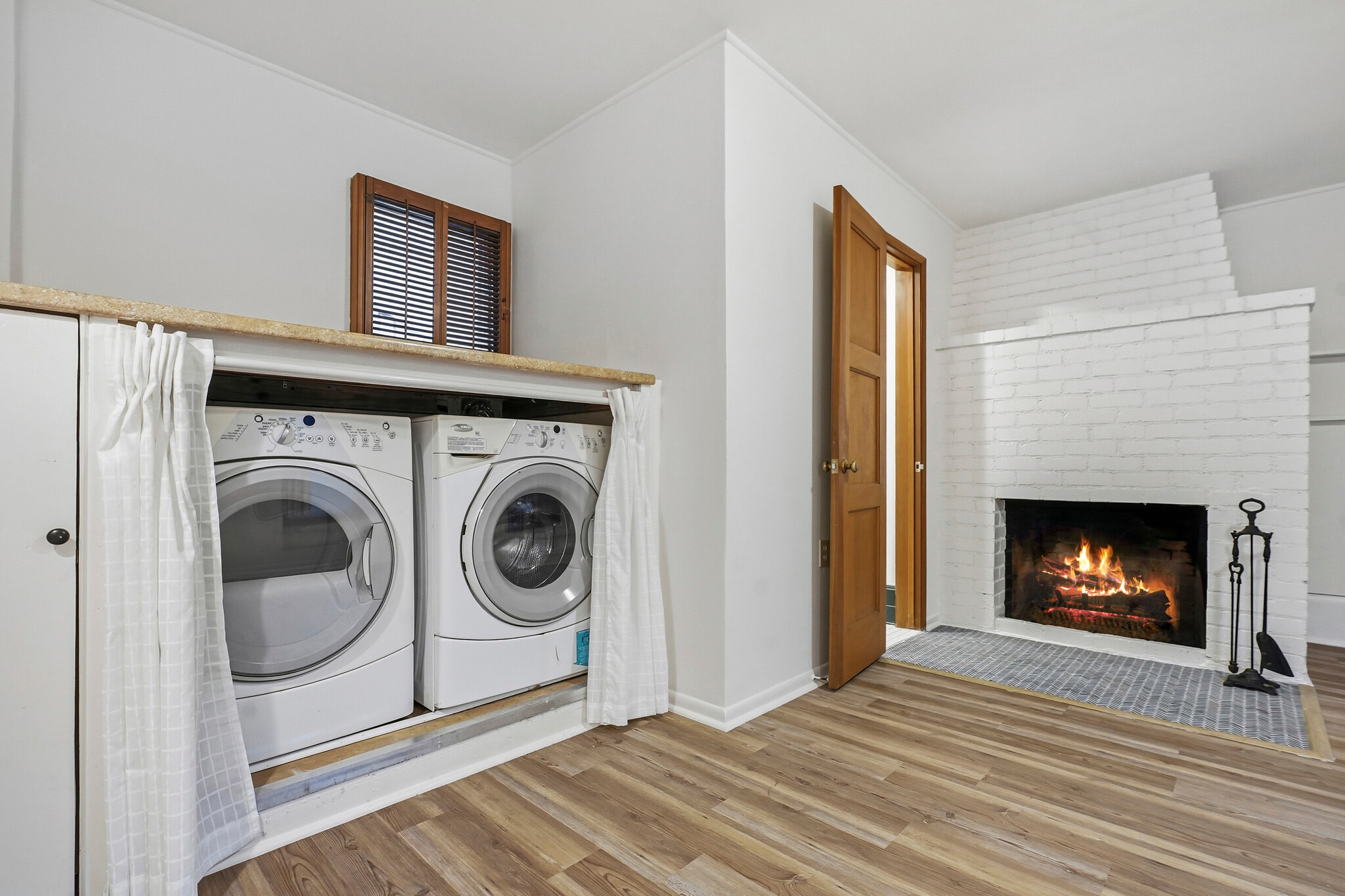 3rd BR or Den Laundry - 15135 Encanto Dr