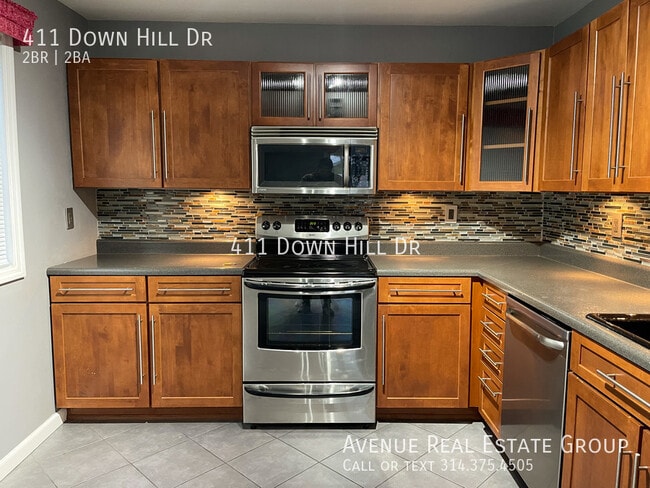 Building Photo - 411 Down Hill Dr Amazingly remodeled 2 bed...