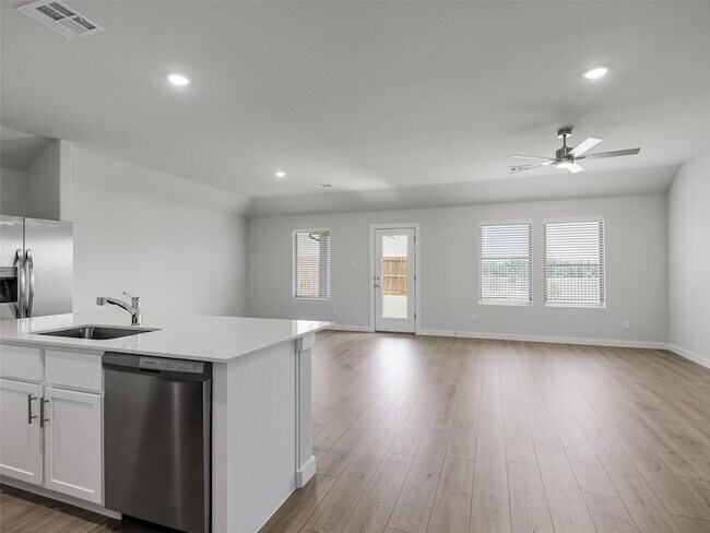 Building Photo - 1136 Del Rio Dr