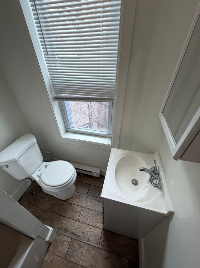 Building Photo - 52 N Dewey St