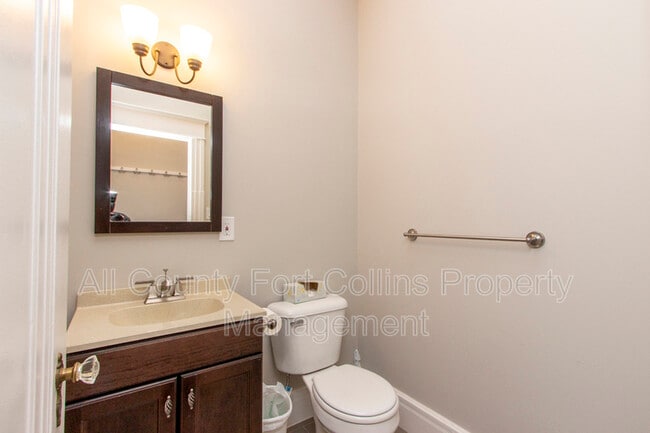 Building Photo - 200 Elm St