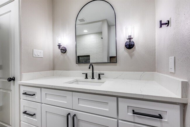 Building Photo - 1235 Mill Valley Dr