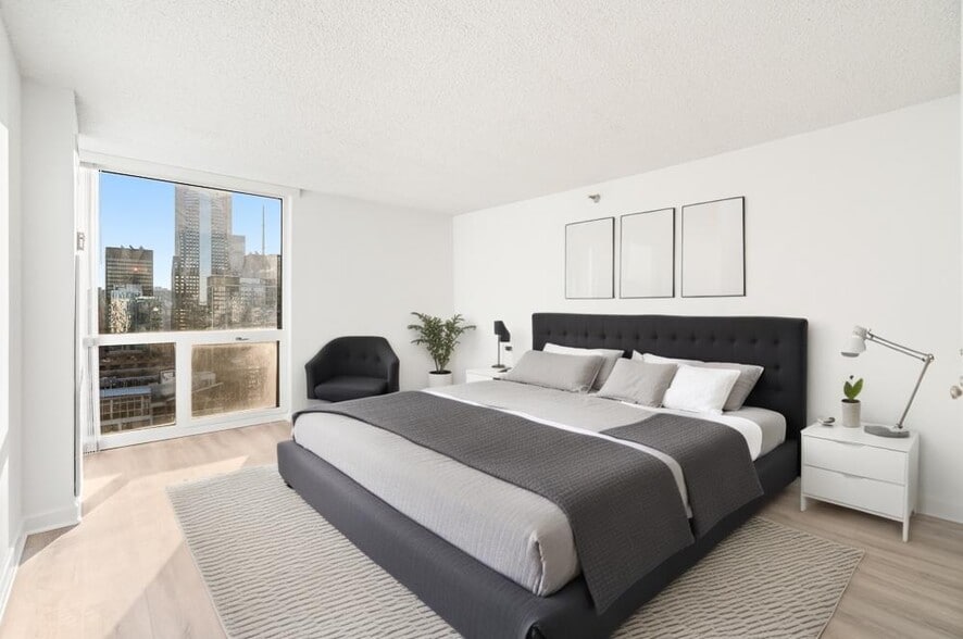 Building Photo - 200 N Dearborn St